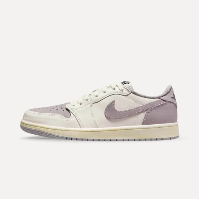 667322e8f897ff5b88bc564c_nike-jordan-1-retro-low-og-atmosphere-grey-sail-black-atmosphere-grey-cz0790-101-e1744053225438